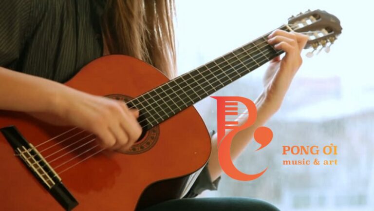 Đàn guitar điện cũng phù hợp với những người mới